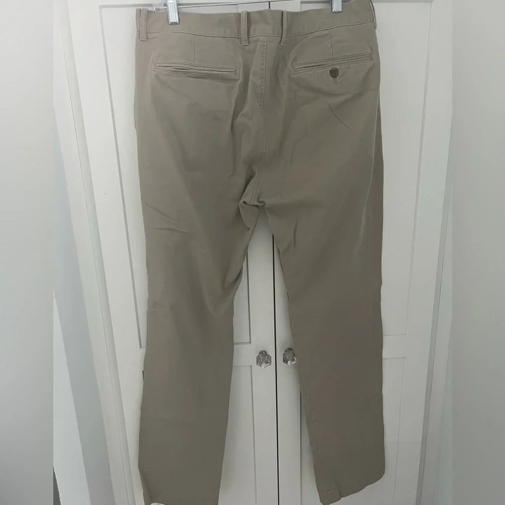 J. Crew Mercantile Men's Straight-Fit Flex Chino Pant Classic Chino Dark Tan
